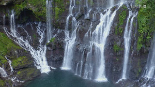 Ile de la Réunion, une goutte d'eau douce dans l'océan Indien